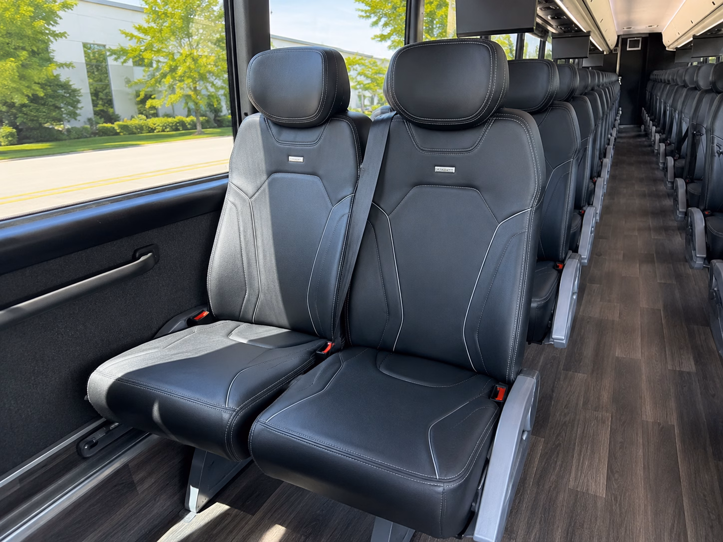 college tour charter buses to saint louis university washington university in st louis and beyond