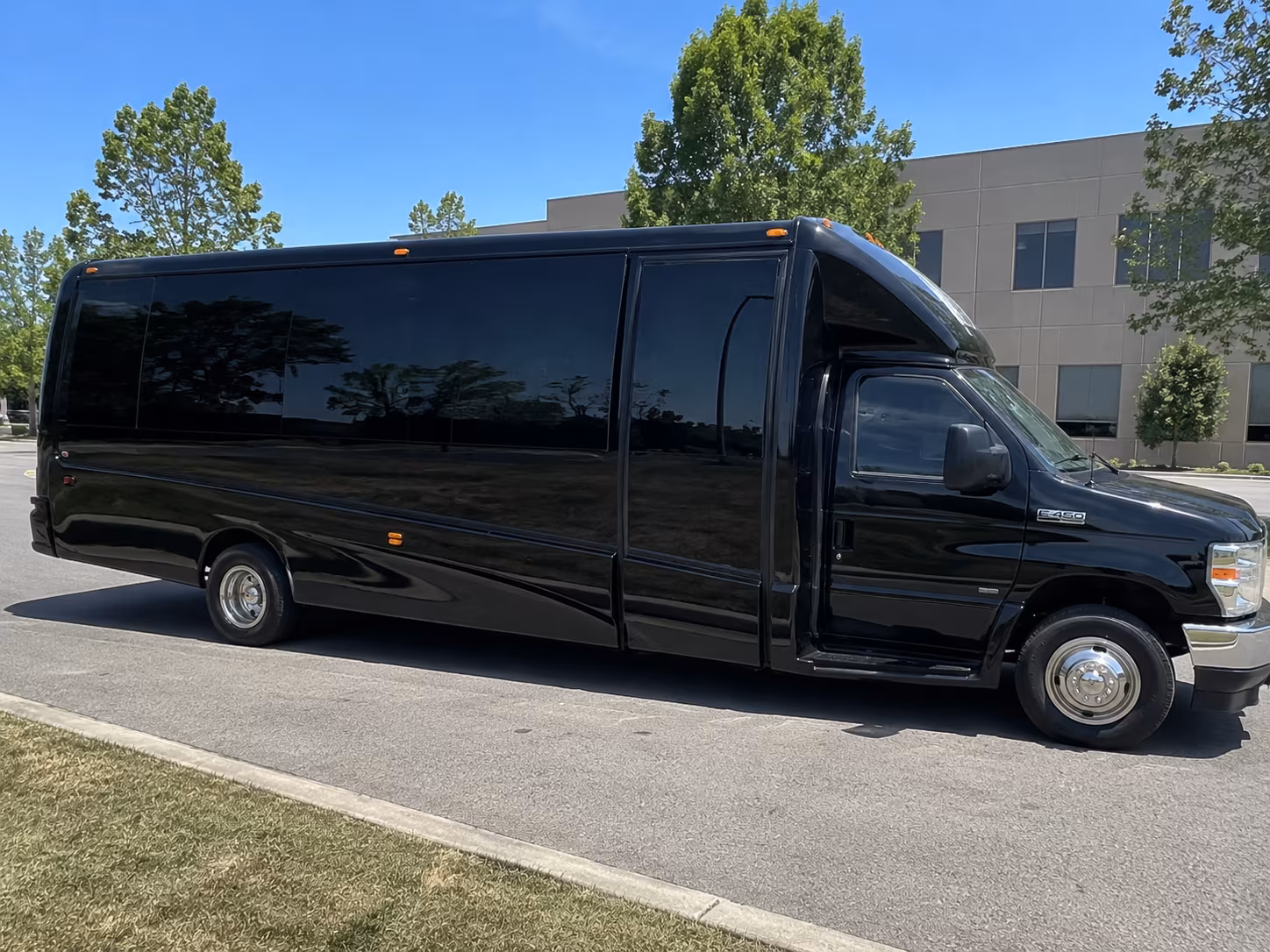 rent a st louis prom party bus or charter bus today